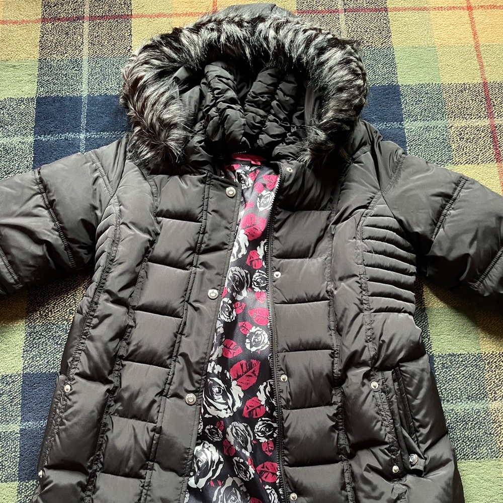 Betsey Johnson women coat size (XL)